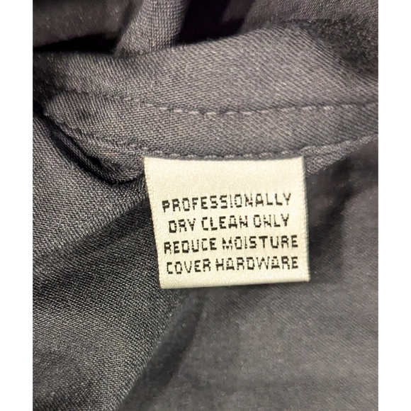 St. John Sport Black and Gold Embroidered Full Zip Jacket Size Large - Picture 5 of 6